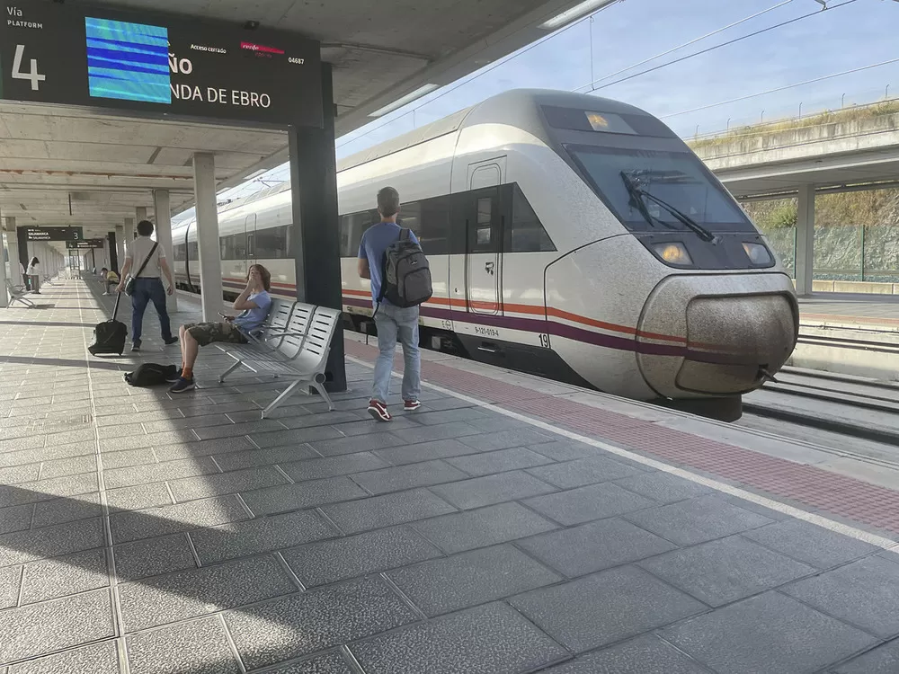 La Junta “seguirá manteniendo” la bonificación de los Avant