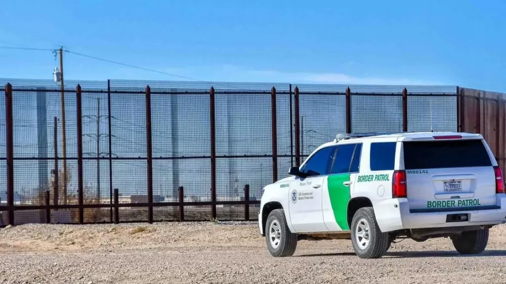 EU endurece medidas contra migrantes: deportaciones forzadas y veto permanente