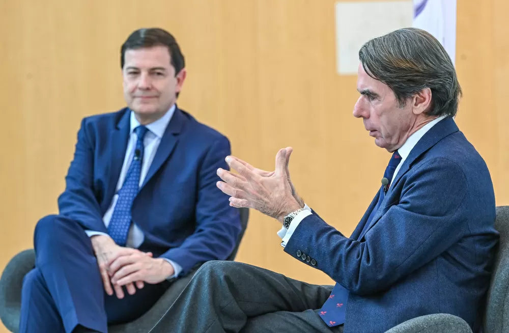 Aznar avisa que a los dirigentes de Vox no les interesa pactar