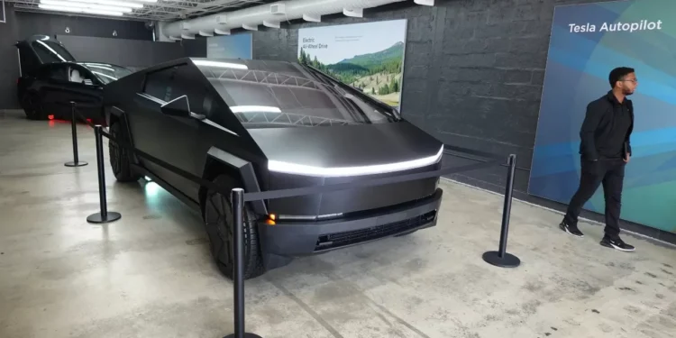 Tesla abre planta de baterías en China