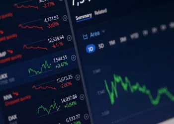 “La Economía: Retos y Oportunidades en la Sociedad Actual”