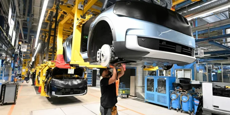 Canadá revisa aranceles para autos asiáticos