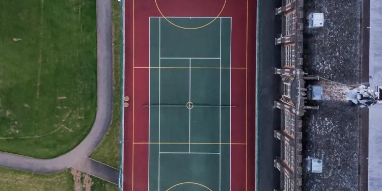 “Deportes: Emociones, retos y oportunidades para crecer como persona”.