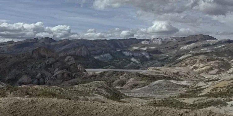 Inauguran la exposición de fotografías “Patagonia” en la agencia de Turismo de Dina Huapi