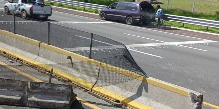 Bloqueo en México-Puebla: Reportan pérdidas económicas, médicas y anarquía en terminales