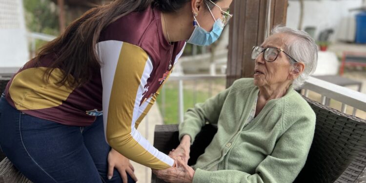 Los abuelos tienen un valor primordial para la Fundación Misael Silva Roa.
