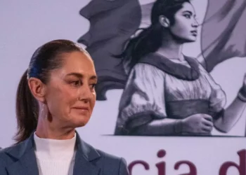 Peso se aprecia el primer día de Claudia Sheinbaum