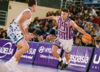 Nathan Hoover rescinde a petición suya por motivos personales