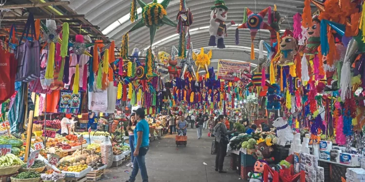 Concanaco espera derrama de 605 mil millones de pesos en Navidad