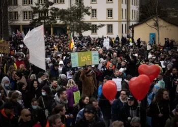 “La Economía: Estudio del comportamiento de los recursos”