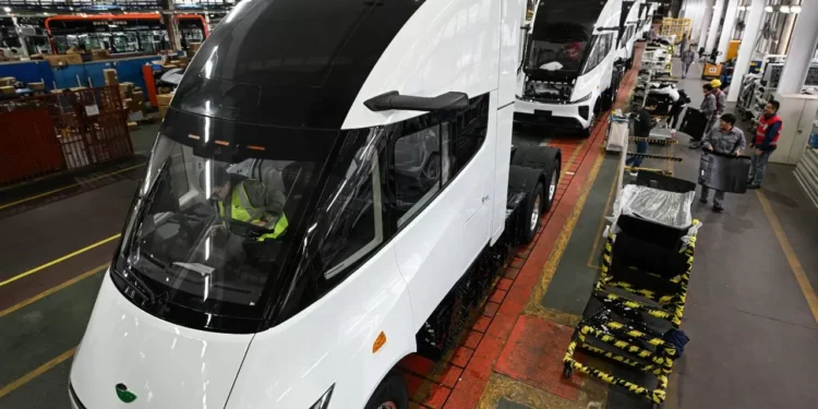 Camiones eléctricos chinos enfrentarán duros desafíos