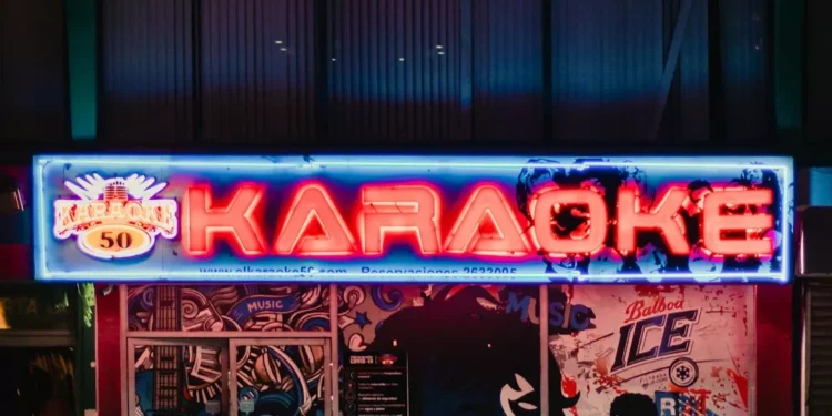 “Éxito y Progreso: Henry Camino y la Economía”