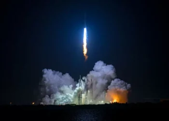 El cohete New Glenn de Jeff Bezos despega con éxito