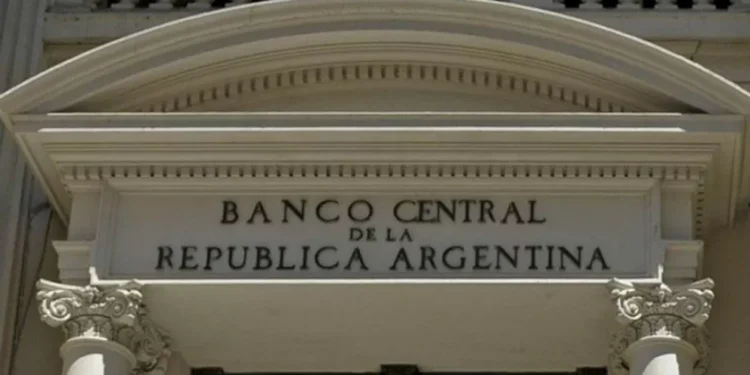 Martes 7 de enero: Así abre del dólar oficial, mayorista y blue