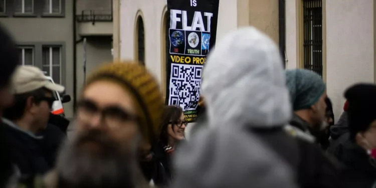 “Desafíos económicos: crisis, fluctuaciones y políticas”