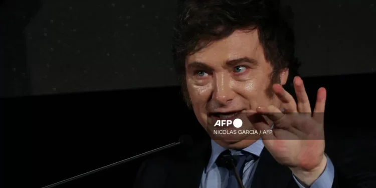 Argentina abona 4 mil millones para pago de deudas