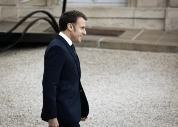 Macron llama a Zelenski presidente “legítimo”
