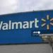 Walmart gana en ventas en EU pero desploma acciones