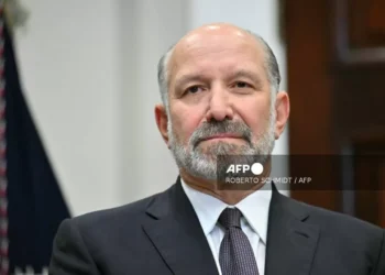 Aranceles continuarán un mes más: Lutnick