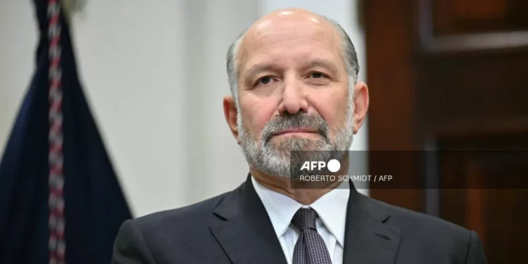 Aranceles continuarán un mes más: Lutnick