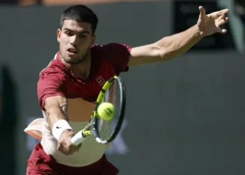 Alcaraz retoma Indian Wells por donde lo había dejado