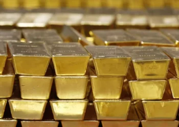 Oro supera los 3 mil dólares y alcanza récord histórico