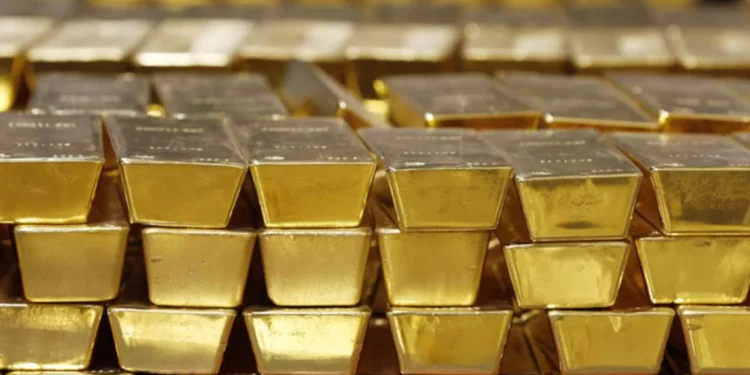 Oro supera los 3 mil dólares y alcanza récord histórico