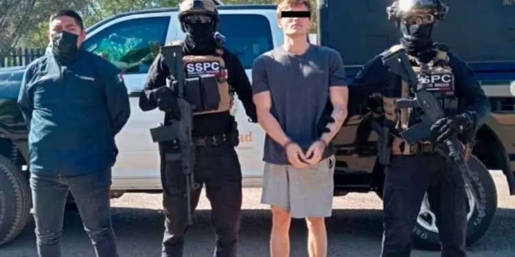 Cae estadounidense en Culiacán prófugo por posesión de armas de salva y asociación delictuosa