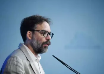 Renfe aclara que se mantienen los servicios y paradas en CyL