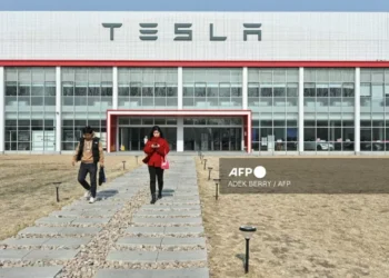 Acciones de Tesla se desploman tras temores de recesión