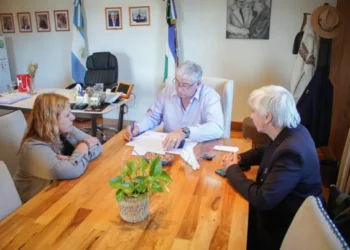 Firmaron un contrato entre la Universidad Nacional de las Artes y la Municipalidad