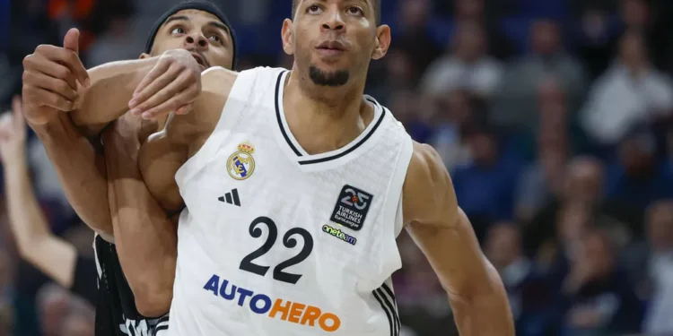 Tavares se lo pone fácil al Real Madrid