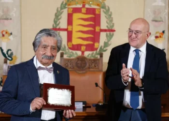 El Ayuntamiento reconoce la labor de Eduardo Reyes