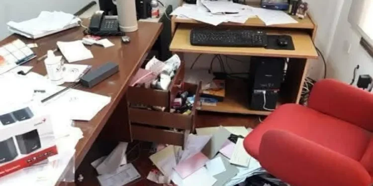 Vandalizan oficinas del ayuntamiento de Salina Cruz, Oaxaca, por despido injustificado