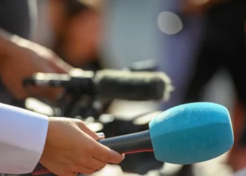 Candidato a juez en Michoacán señalado por crímenes frente a periodistas