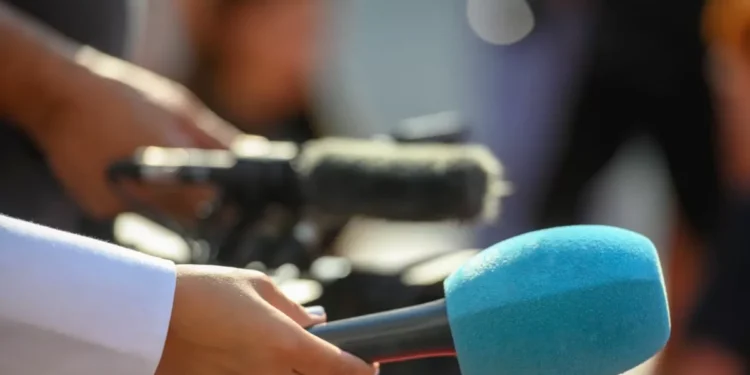 Candidato a juez en Michoacán señalado por crímenes frente a periodistas