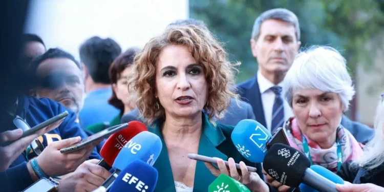 Montero se disculpa por sus comentarios sobre el ‘caso Alves’