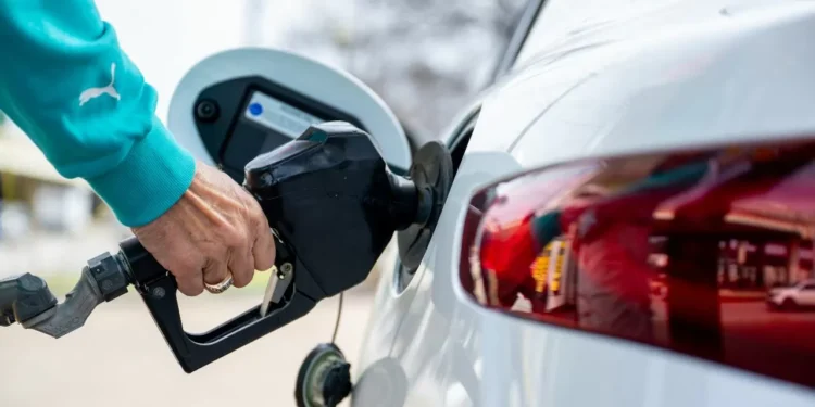 Cierran paso a combustibles desde Texas