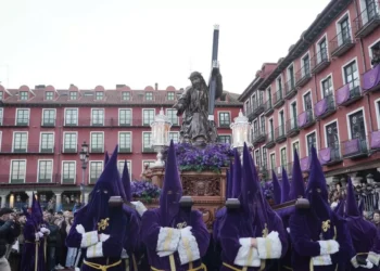 El Nazareno y el Cristo de la Agonía recorren 14 estaciones