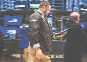 Wall Street, en rojos tras la tensión Powell-Trump