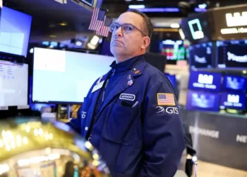 Bolsa de Nueva York desploma en primer día de guerra comercial