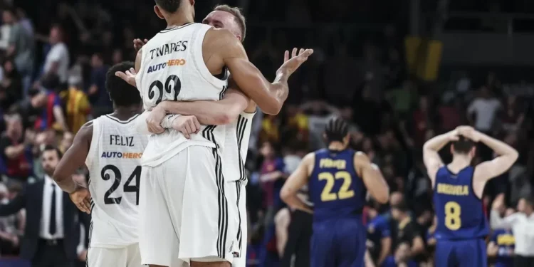 El Clásico cumple un año de blanco