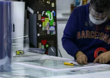 Sheinbaum y banqueros pactan dar créditos a 30% de mipymes