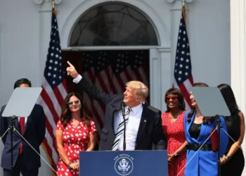 Efecto Trump desploma las remesas 12% en abril