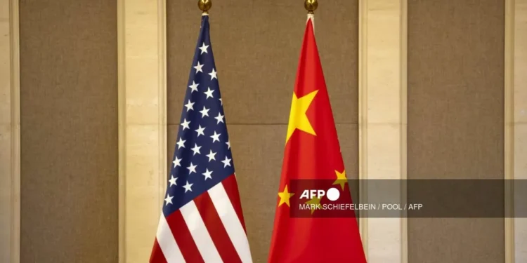 Dialogan comitivas de EU y China para frenar tensión