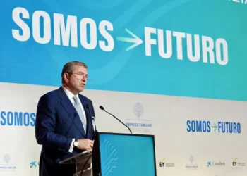 Alanís critica las trabas a empresas con más de 50 empleados