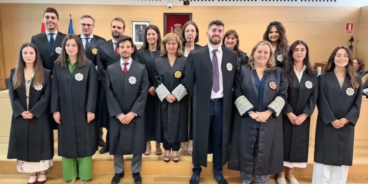 Diez jueces en prácticas toman posesión ante el TSJCyL