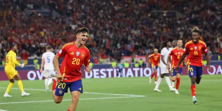 España luce pegada en sus vaivenes ante Francia