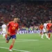 España luce pegada en sus vaivenes ante Francia