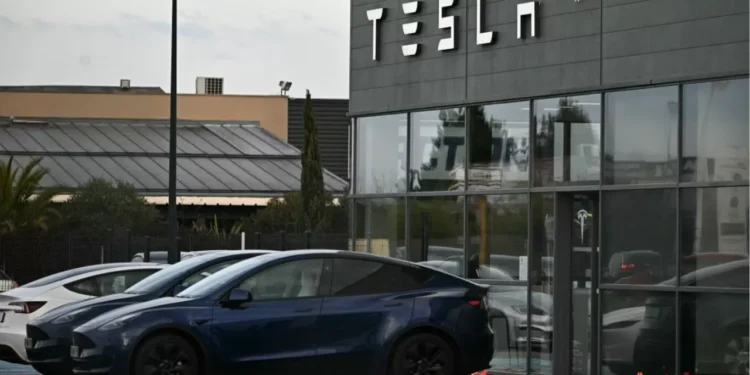 Disparan las acciones de Tesla, tras lanzamiento de robotaxis